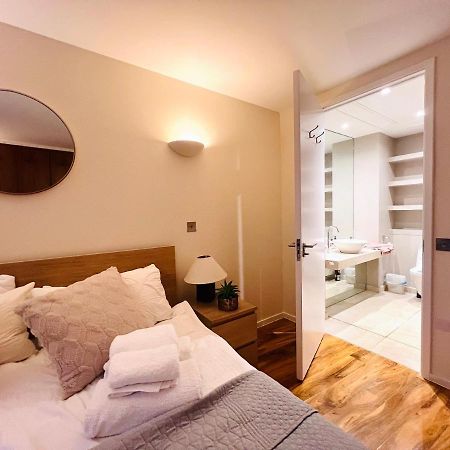 Appartamento Fairmont Avenue E14 9Pq Londra Esterno foto